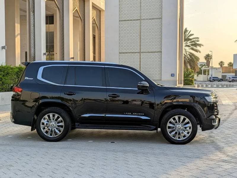 2020 Toyota Land Cruiser GXR thumbnail 7