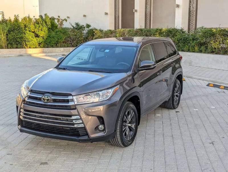 2018 Toyota Highlander GXR thumbnail 2