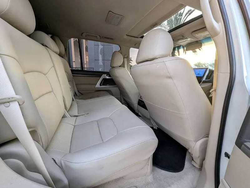 2018 Toyota Land Cruiser GXR thumbnail 6
