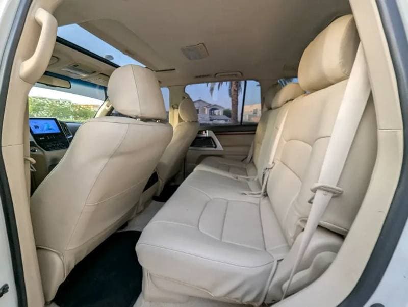 2018 Toyota Land Cruiser GXR thumbnail 7