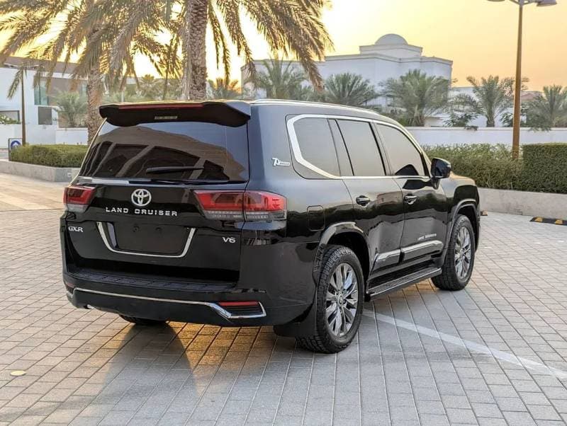 2019 Toyota Land Cruiser GXR thumbnail 5
