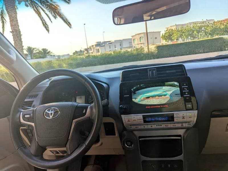 2022 Toyota Prado TX L thumbnail 4