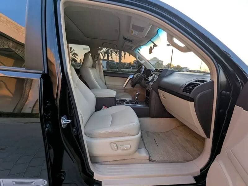 2022 Toyota Prado TX L thumbnail 8