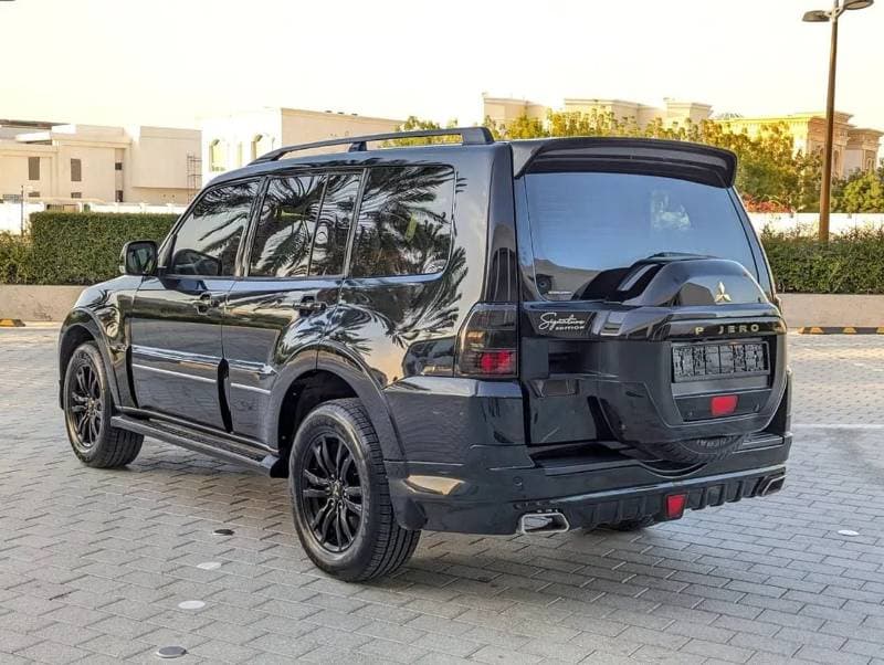 2020 Mitsubishi Pajero GLS MIDLINE thumbnail 4