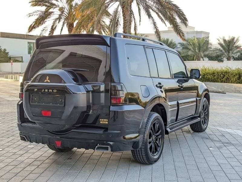 2020 Mitsubishi Pajero GLS MIDLINE thumbnail 6