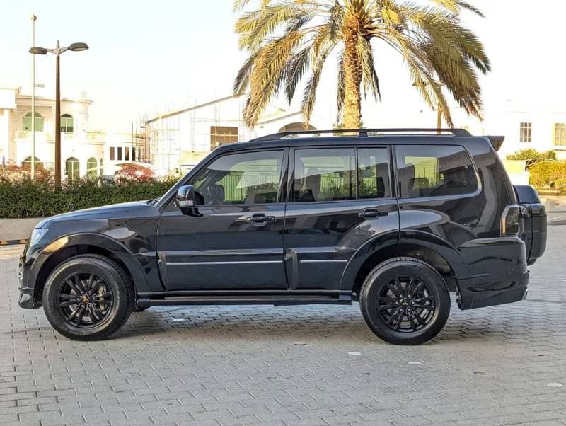 2020 Mitsubishi Pajero GLS MIDLINE thumbnail 8