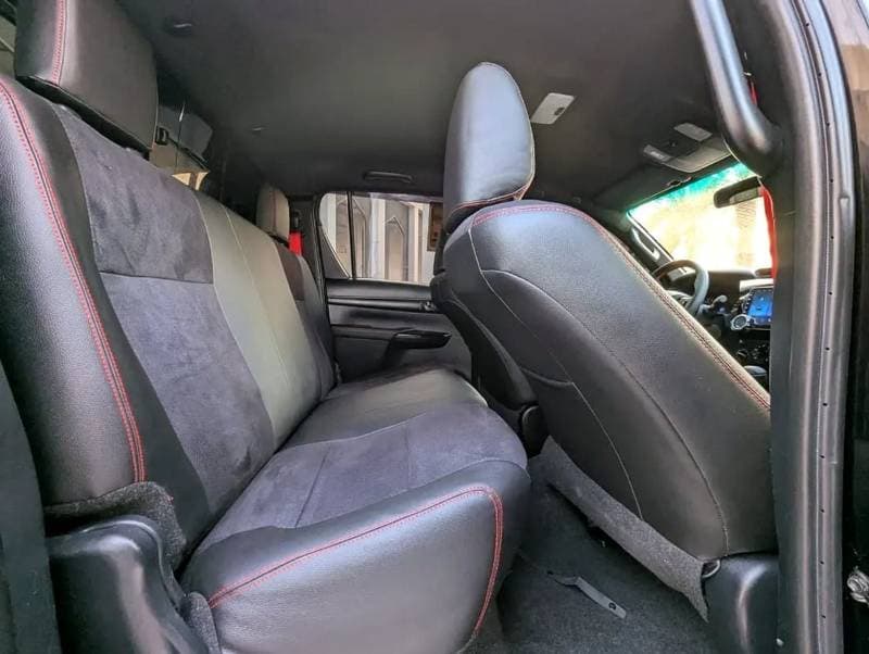 2021 Toyota Hilux GR sport thumbnail 7
