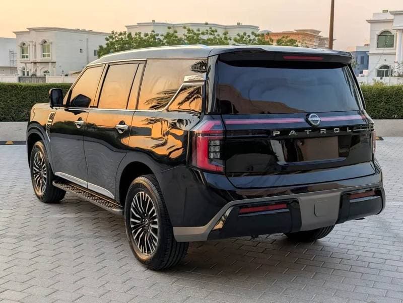 2017 Nissan Patrol SE T2 LEATHER thumbnail 4