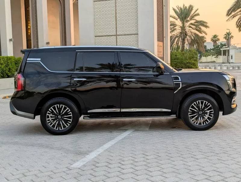 2017 Nissan Patrol SE T2 LEATHER thumbnail 7