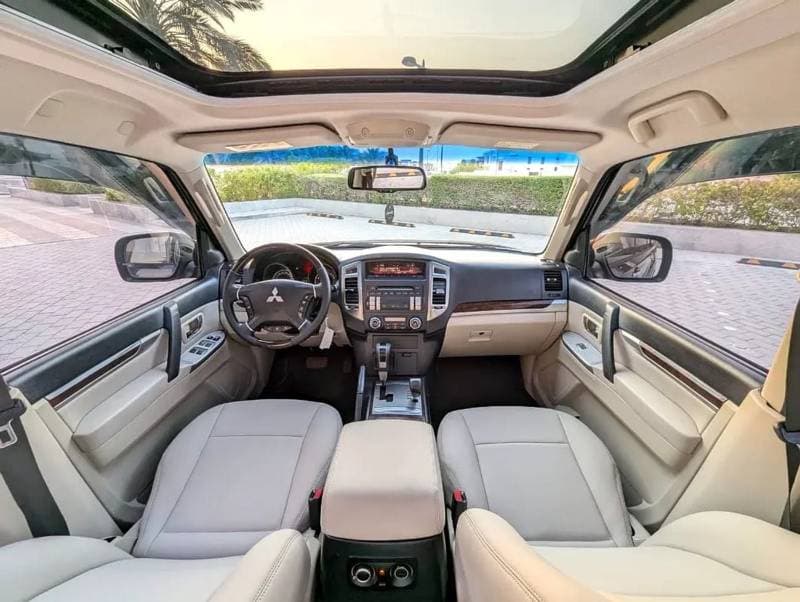 2015 Mitsubishi Pajero GLS MIDLINE thumbnail 3