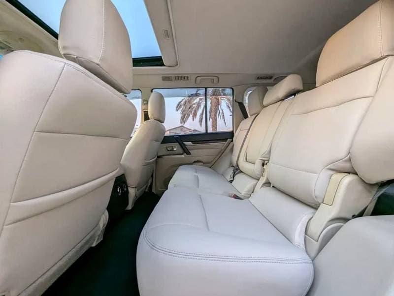 2015 Mitsubishi Pajero GLS MIDLINE thumbnail 6