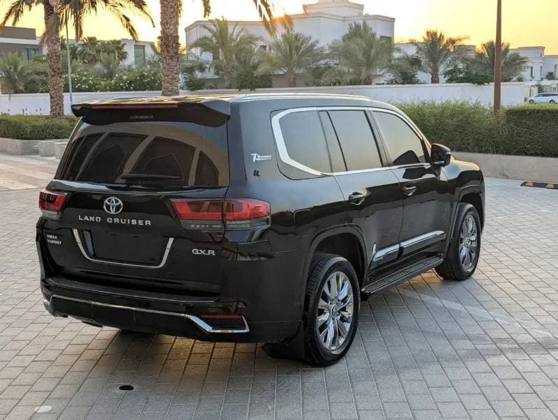 2021 Toyota Land Cruiser GXR thumbnail 4