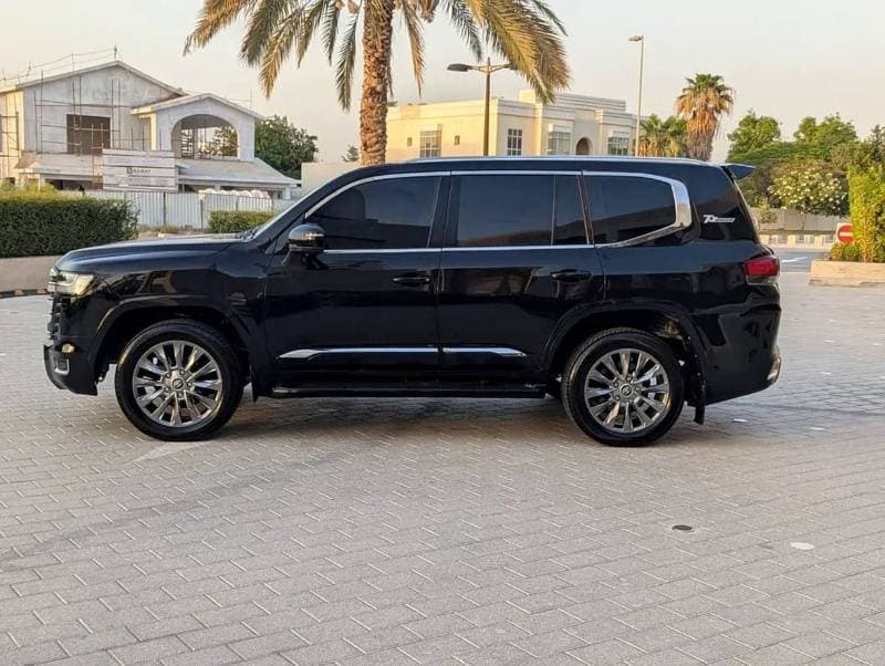 2021 Toyota Land Cruiser GXR thumbnail 6