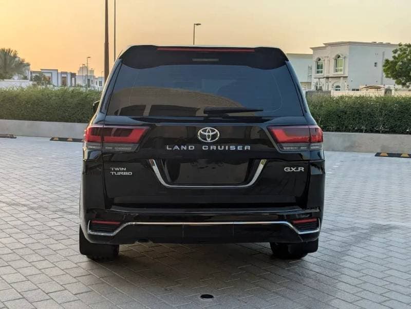 2021 Toyota Land Cruiser GXR thumbnail 8