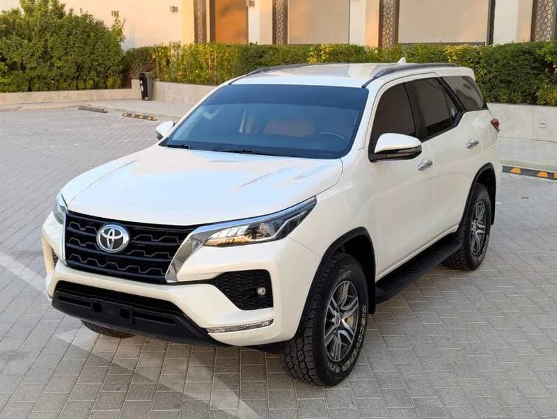 2021 Toyota Fortuner GXR thumbnail 3