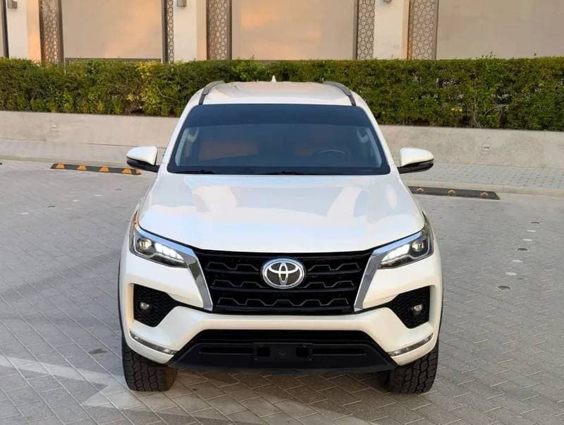 2021 Toyota Fortuner GXR thumbnail 2