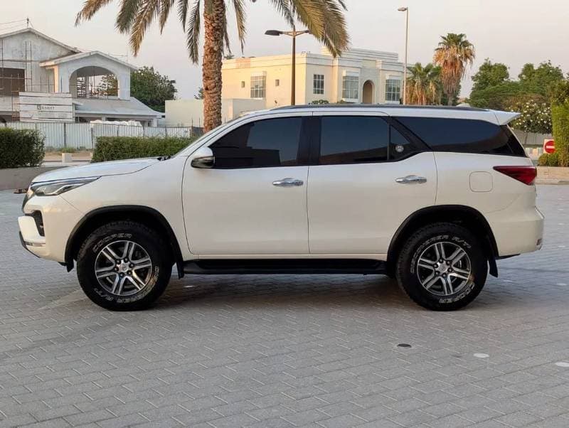2021 Toyota Fortuner GXR thumbnail 4