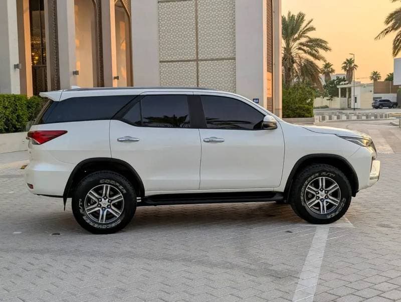2021 Toyota Fortuner GXR thumbnail 5
