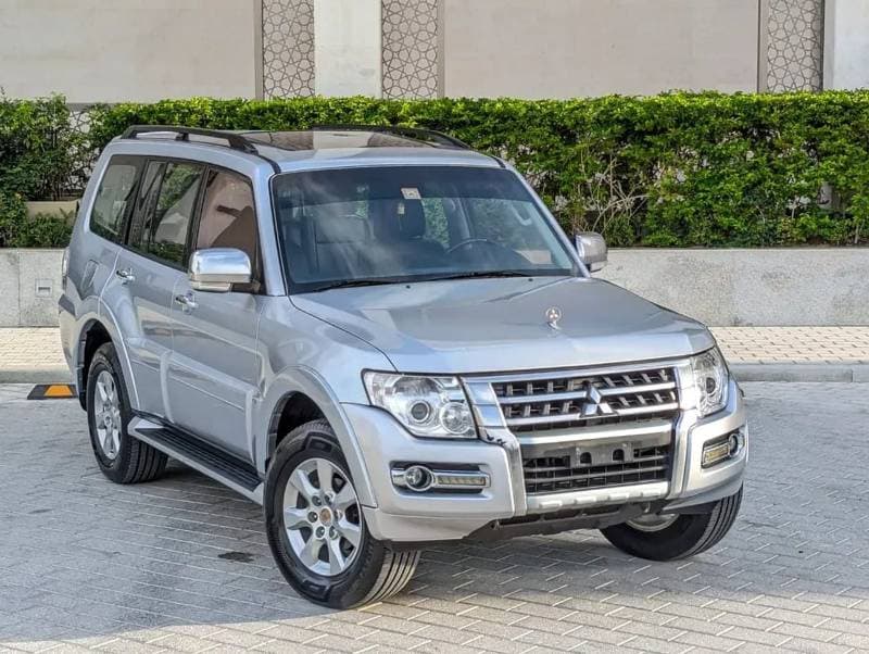2015 Mitsubishi Pajero GLS TOP