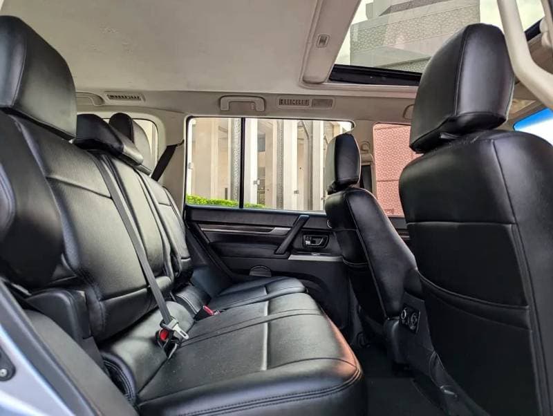 2015 Mitsubishi Pajero GLS TOP thumbnail 4