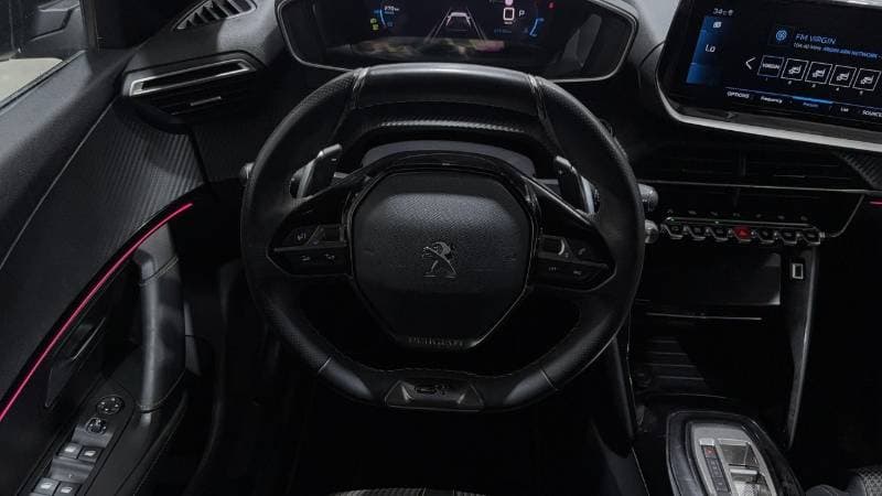 2023 Peugeot 2008 GT thumbnail 8
