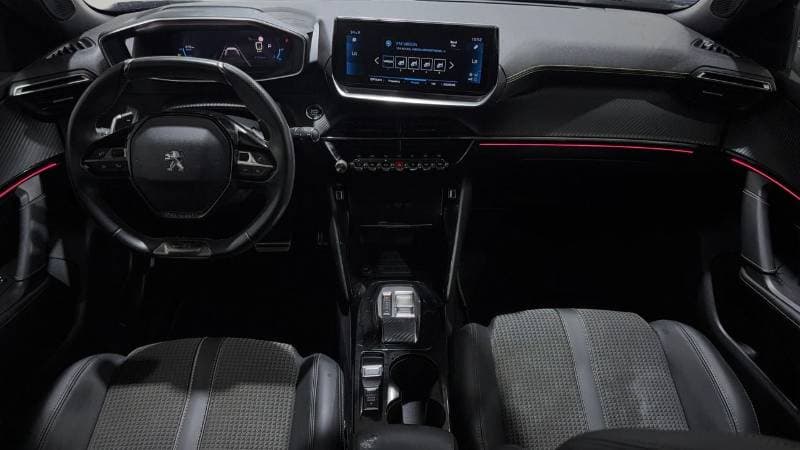 2023 Peugeot 2008 GT thumbnail 7