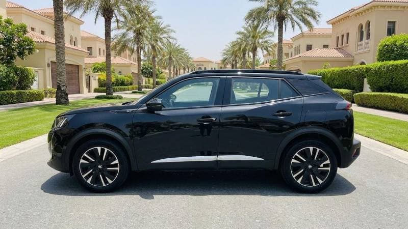 2023 Peugeot 2008 GT thumbnail 5