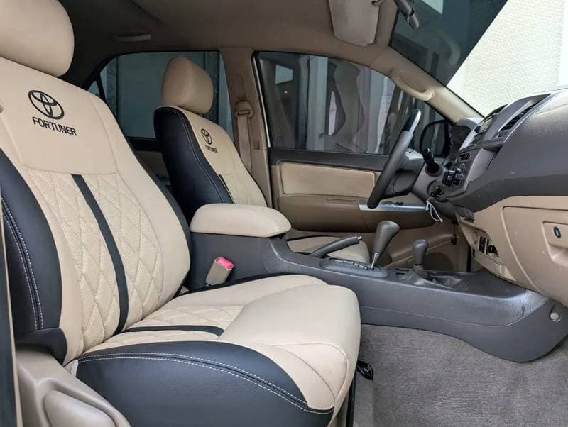 2013 Toyota Fortuner SR5 thumbnail 4