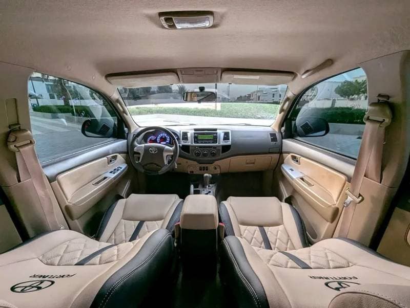 2013 Toyota Fortuner SR5 thumbnail 3