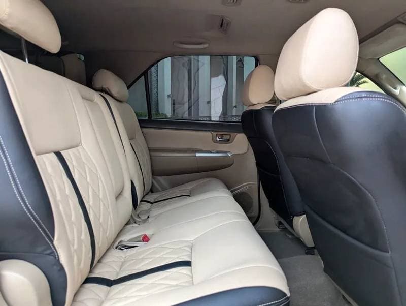 2013 Toyota Fortuner SR5 thumbnail 6