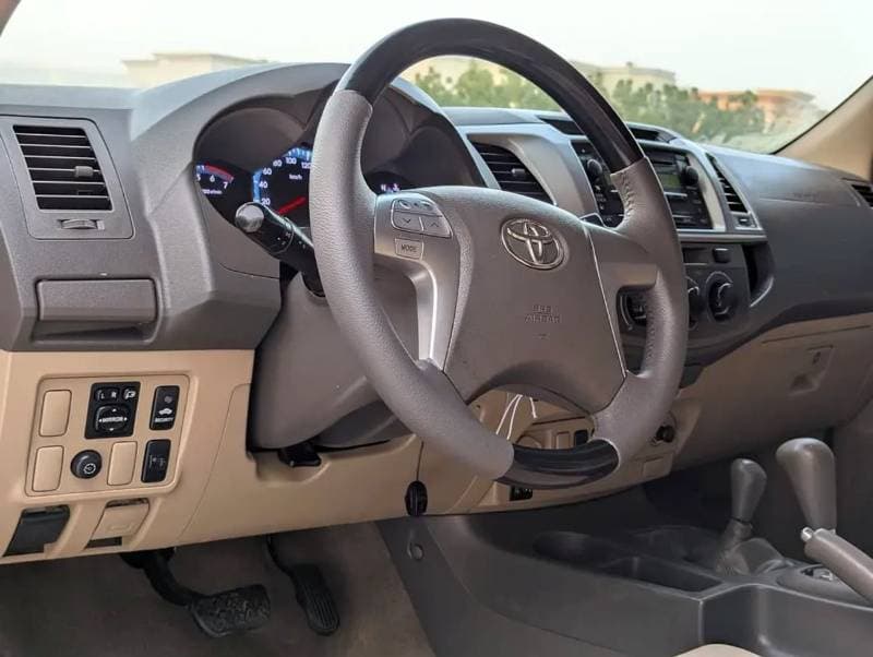 2013 Toyota Fortuner SR5 thumbnail 8