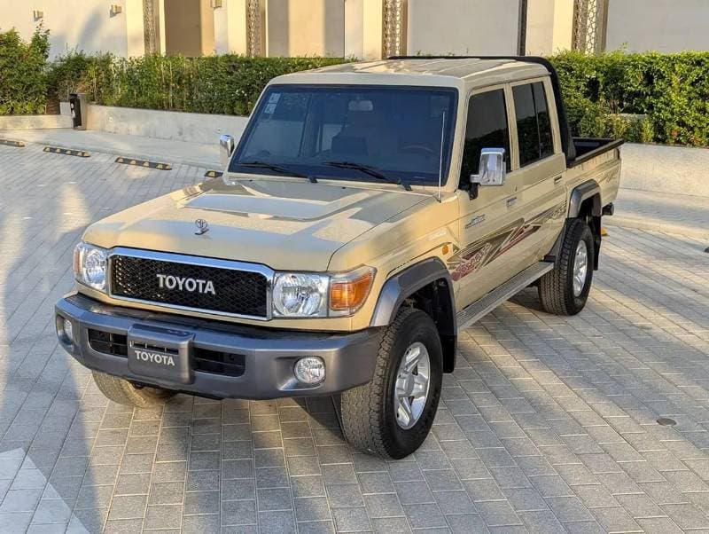 2016 Toyota Land Cruiser 70 LC79 GXR thumbnail 2