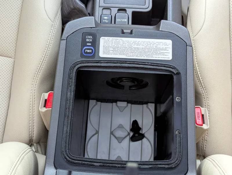 2019 Toyota Prado VXR thumbnail 6