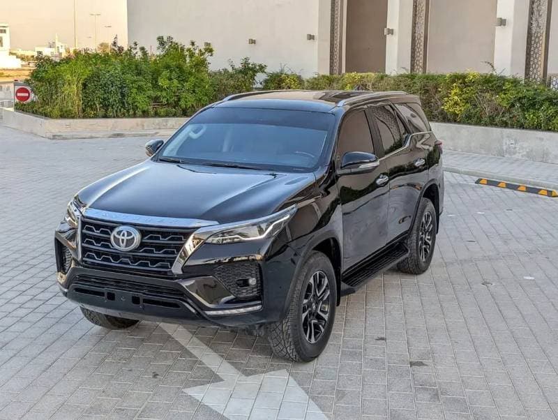 2018 Toyota Fortuner EXR thumbnail 2