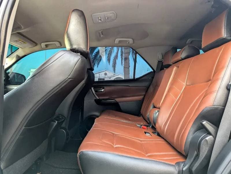 2018 Toyota Fortuner EXR thumbnail 6
