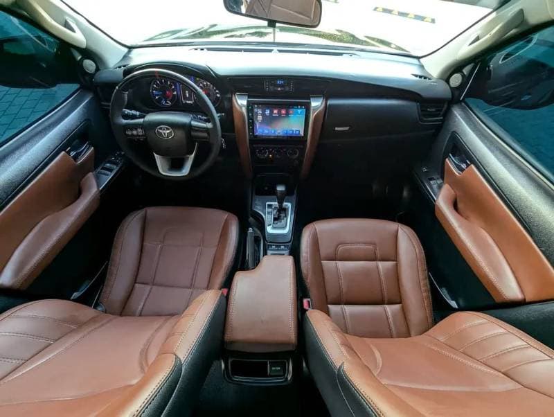2018 Toyota Fortuner EXR thumbnail 3