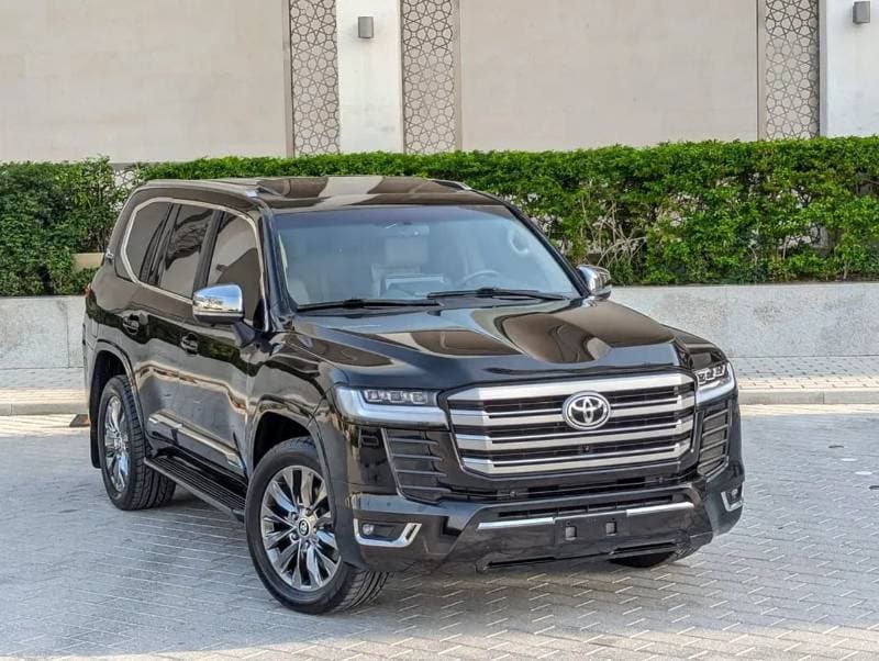 2015 Toyota Land Cruiser GXR thumbnail 3