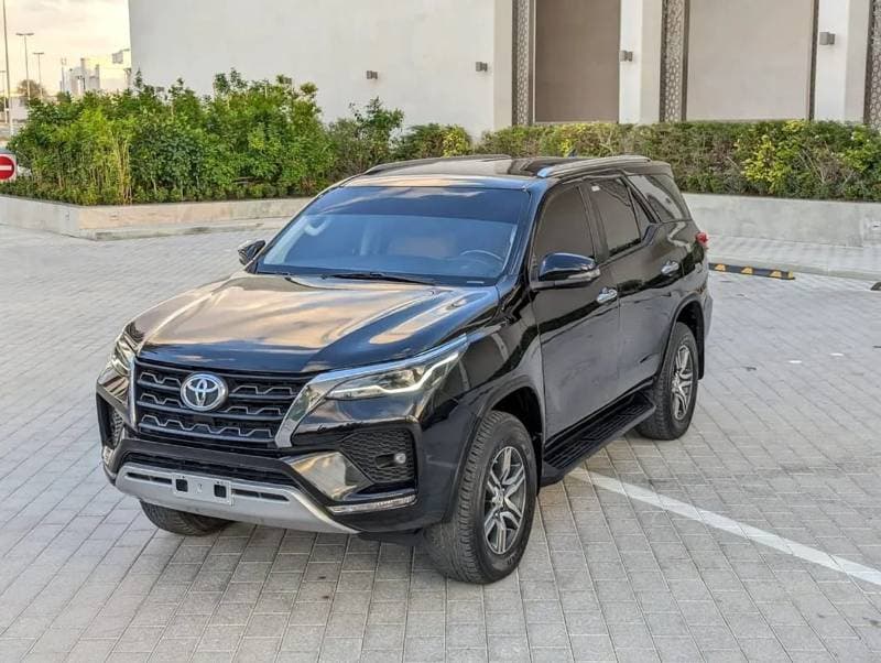 2022 Toyota Fortuner GXR thumbnail 2