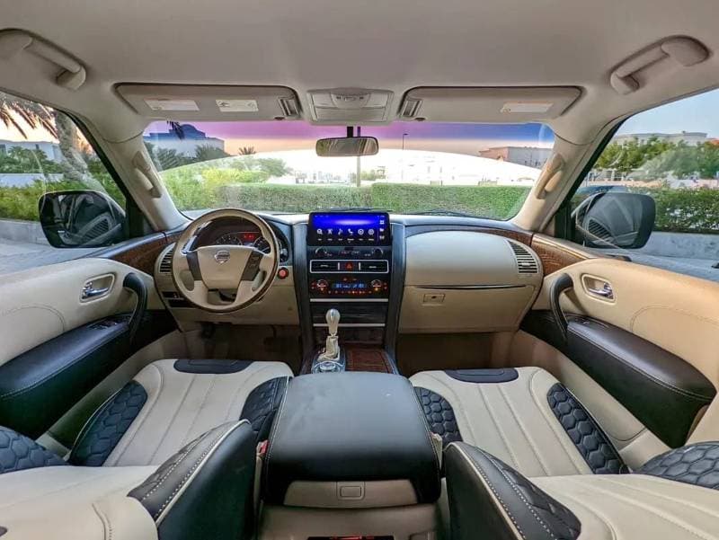 2014 Nissan Patrol SE T2 LEATHER thumbnail 3