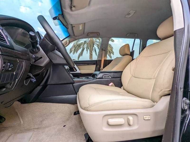 2009 Toyota Land Cruiser GXR thumbnail 4