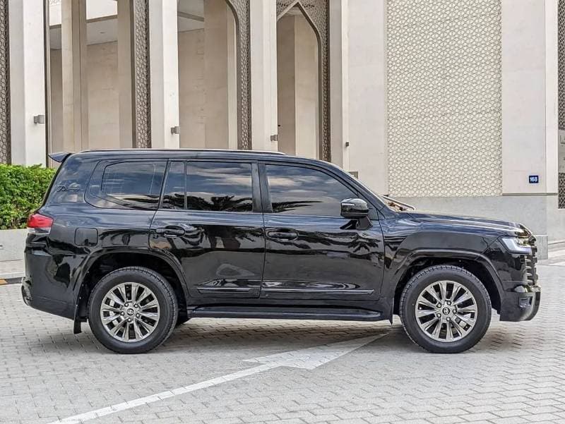 2009 Toyota Land Cruiser GXR thumbnail 8