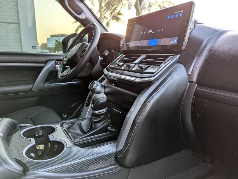 2017 Toyota Land Cruiser GXR thumbnail 7