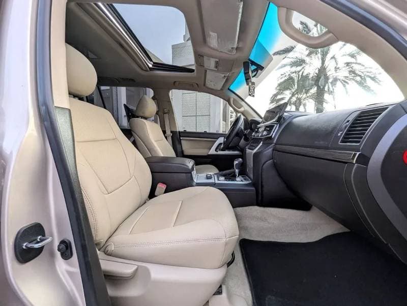 2011 Toyota Land Cruiser GXR thumbnail 7
