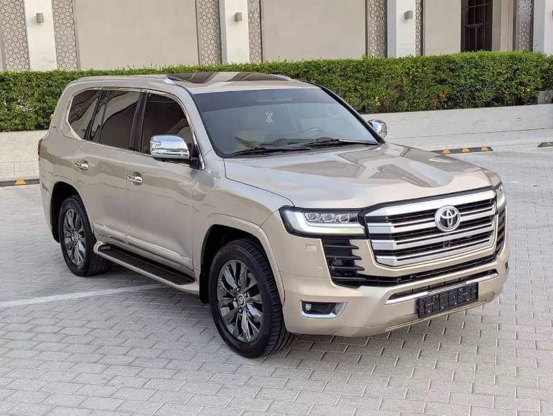 2011 Toyota Land Cruiser GXR thumbnail 4