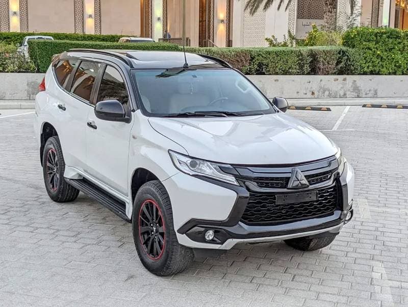 2019 Mitsubishi Montero Sport GLS PREMIUM thumbnail 3