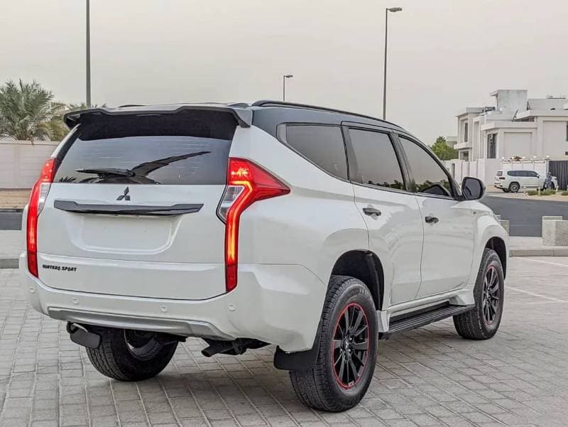 2019 Mitsubishi Montero Sport GLS PREMIUM thumbnail 4