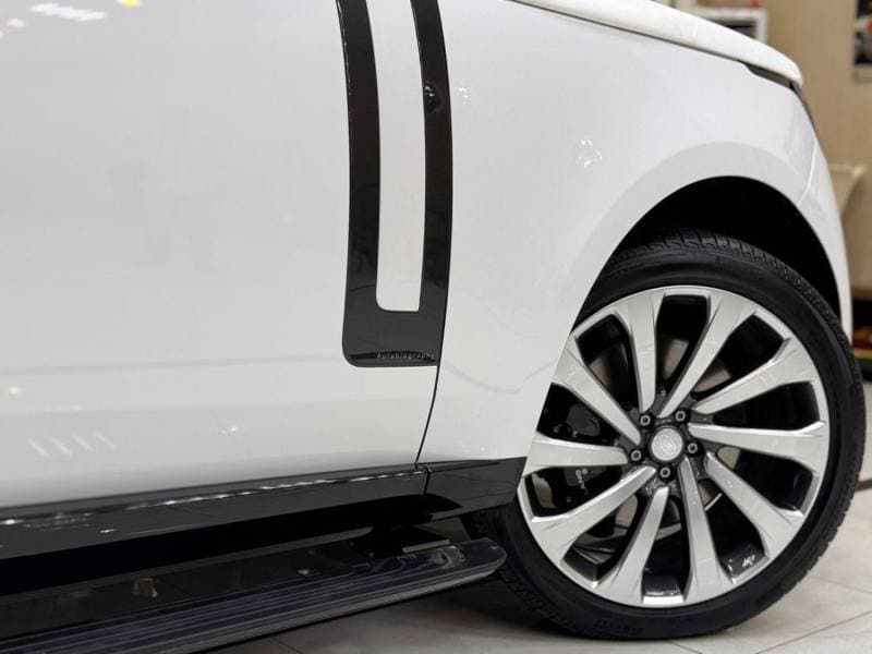 2026 Land Rover Range Rover AUTOBIOGRAPHY P530 thumbnail 5
