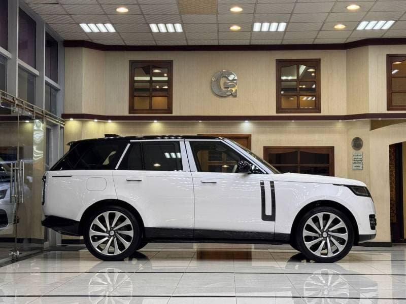 2026 Land Rover Range Rover AUTOBIOGRAPHY P530 thumbnail 4