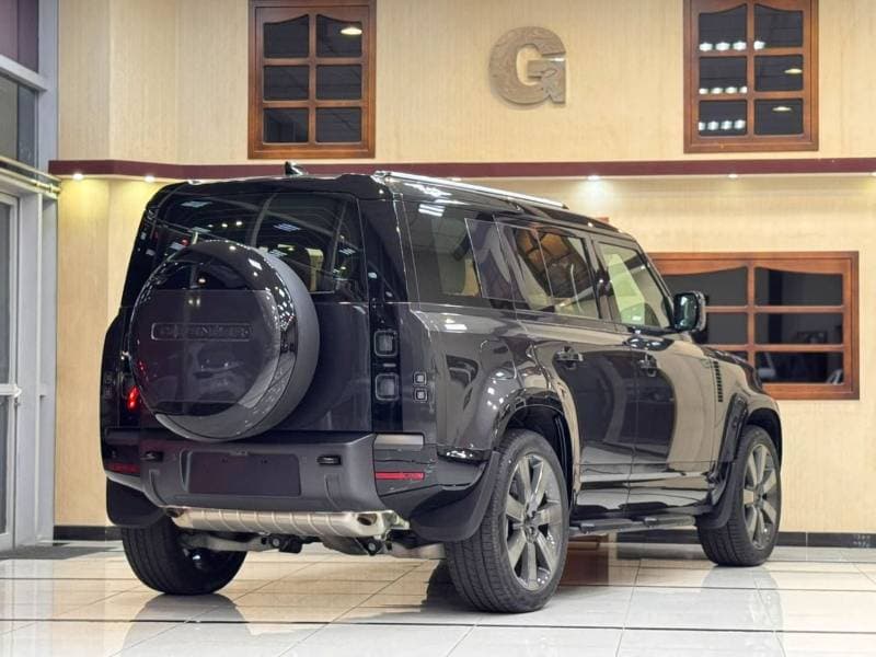 2026 Land Rover Defender 110 X DYNAMIC HSE P400 thumbnail 8