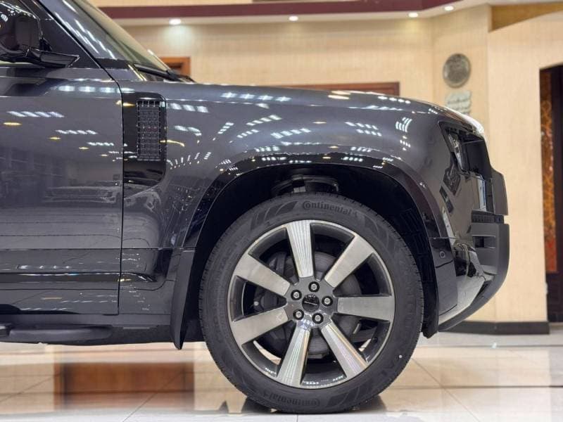 2026 Land Rover Defender 110 X DYNAMIC HSE P400 thumbnail 5